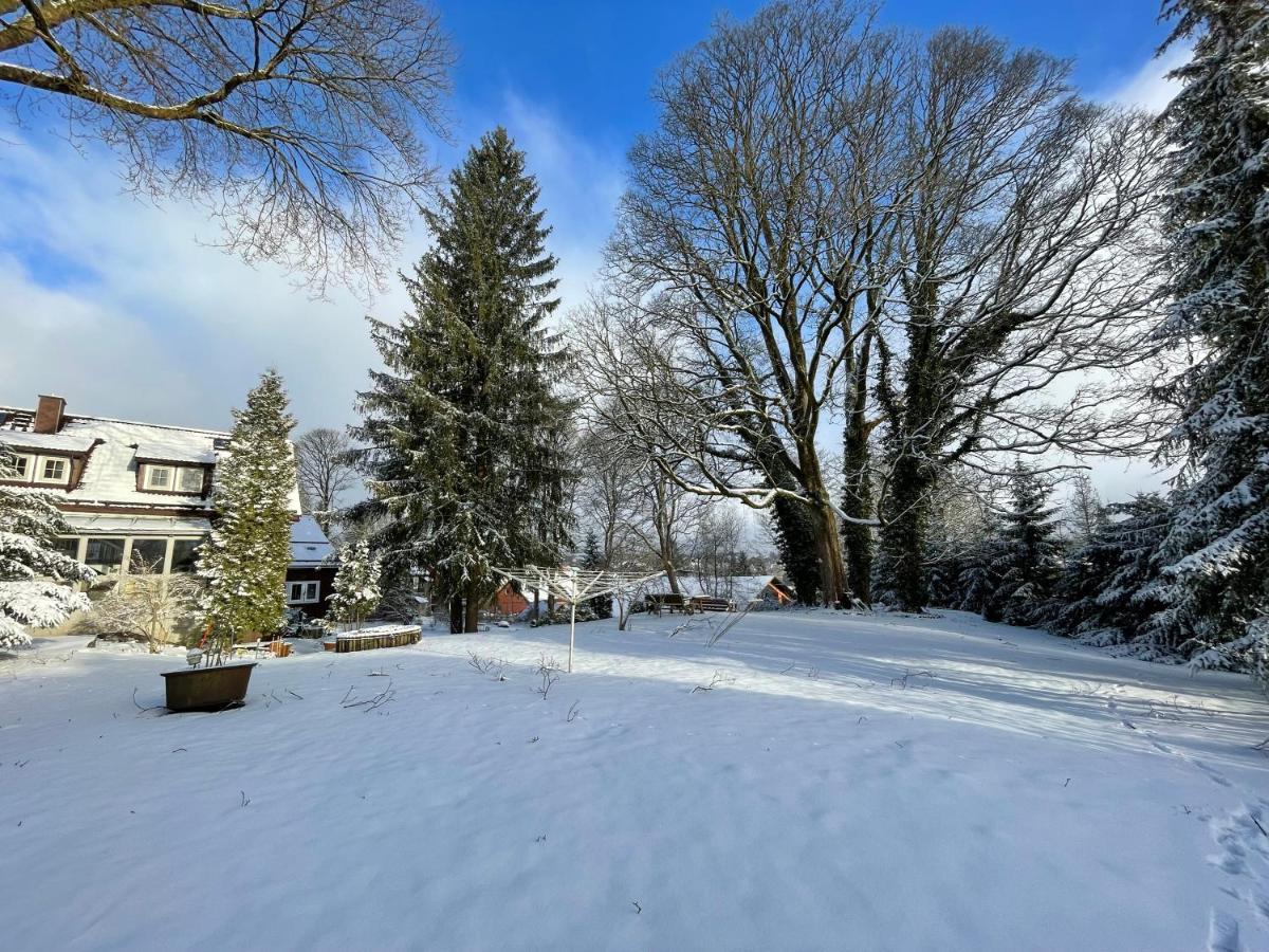 Liebevoll Eingerichtetes Ferienhaus Mit Grossem Garten 克劳斯塔尔-采勒费尔德 外观 照片